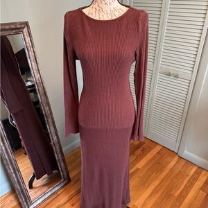 Elegant Long Sleeve Knit Dress in Deep Brown